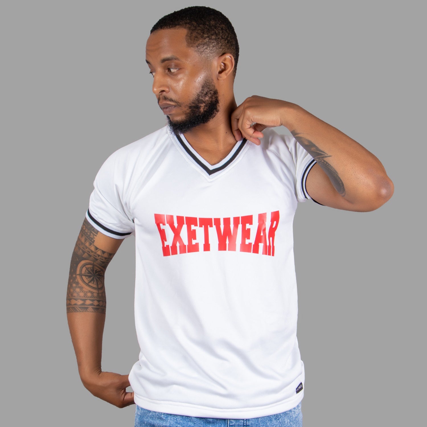 Men Exet V-neck T-shirt